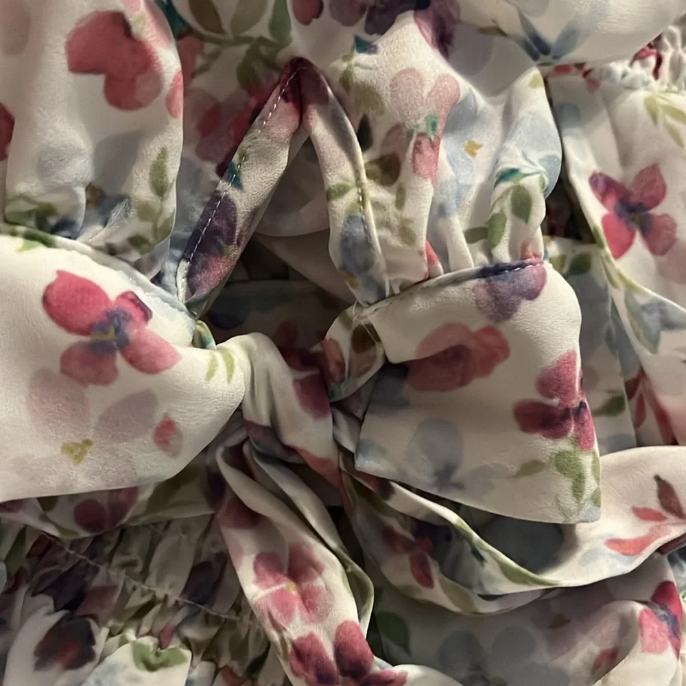 Fashion To Figure White,pink,blue,purple & green Floral Top w/tie sleeves - Picture 15 of 16